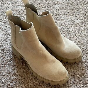 Steve Madden Women's Tan Ankle Boots B179